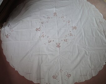 NAPPE RONDE BLANCHE brodée main