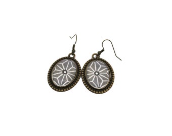 Boucles d'oreille grises