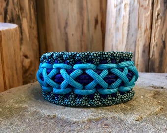 Fashion and Functional Paracord 550 survival Bracelet with Flint/Fire starter, compass, whistle, scraper/cutter buckle