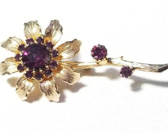 ON SALE : Beautiful Vintage Deep Purple Rhinestone Pin Brooch Goldtone