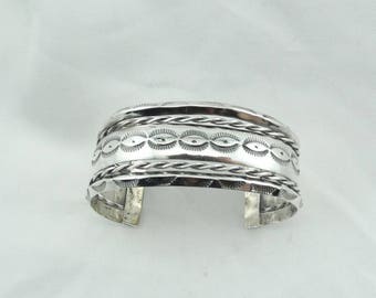 Beautiful Hand Stamped Vintage Southwest Native American Sterling Silver Cuff Bracelet #STAMPED-CF7
