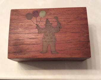 Music Box Plays Send in the Clowns