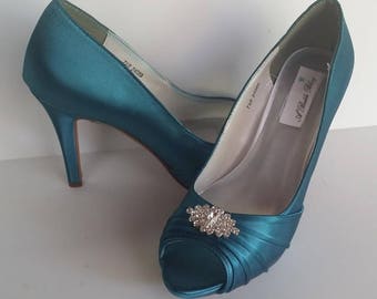 Oasis Wedding Shoes Oasis Bridal Shoes with Sparkling Crystal Diamond Design - Over 100 Color Choices to Pick From Dyeable Bridal Shoes