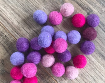 Extra sling shot ammo - wool balls - wool ammo