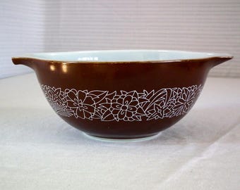 Vintage Pyrex woodland Mixing Bowl medium size 442 - middle nesting bowl / 1970's vintage pyrex