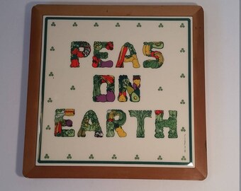 1983 Taylor & NG ceramic tile Trivet