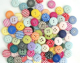 50 Assorted Colour Sewing Buttons for Scrapbooking Christmas Crafting Quilting Kids Crafts Handmade Cards Junk Journals Mixed Button Pack