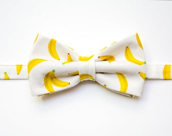 Banana bowtie, banana bow tie, adult bow tie, Japanese bowtie, yellow bowtie, bow, kawaii bow tie, fruit accessory, banana accessory