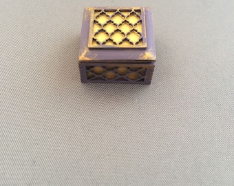 Miniature trinket box for your dollshouse