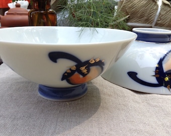 Set of 2 Japanese porcelain rice bowls