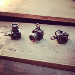 3D Antique Retro Camera Charms Antique Bronze 35mm Camera Photography Charm Photo Charm Vintage Style (BD147)