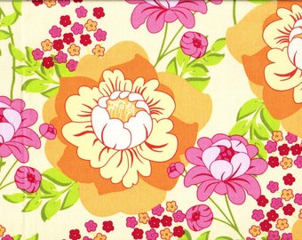 Tissu Patchwork de Michael Miller - Large floral orangé et rose sur fond jaune pâle