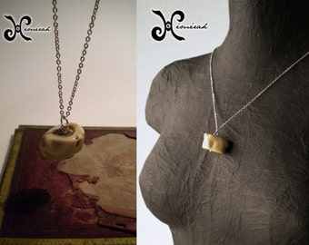 Pendant - fossilized plant - Bronze, Chrome, silver, wood - costume jewellery