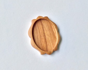 Original design fine finished hardwood bezel setting - Hardwood - 30 x 40 mm Cavity - (D31)