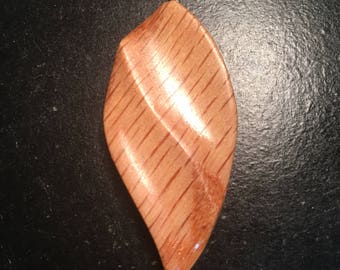 Oak leaf pendant necklace
