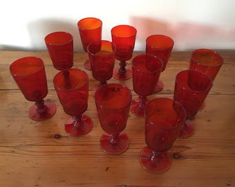 12 cups Vintage 50s red and yellow gorgeous reflection for a retro deco!