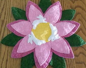 Bunny Go Round, Flower Penny Rug, Wool Felt Table Topper, Penny Rugs, Pink Flower Mat,