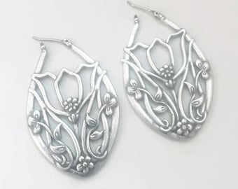 Vintage Oval Silver Tone Floral Lattice Loop Earrings
