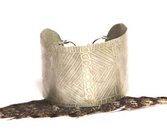 Etched Tribal Silver Cuff (B1330)
