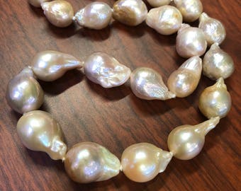 Baroque pearls Natural