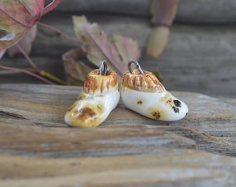 Mocassins- Handmade Porcelain Bead Pair