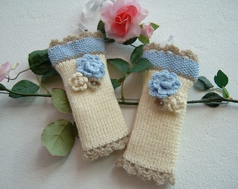 Sleeves in ivory wool, blue and beige-medium mittens with flowers applied-fingerless knitted gloves-Tricot warmer cuffs