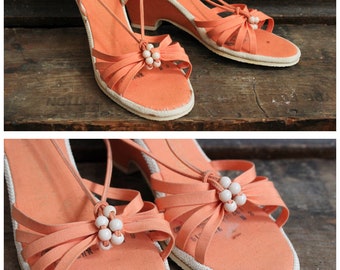 1980s Wedges // Naturalizer Coral Wedge Sandals // vintage 80s sandals // 8N