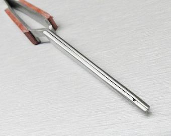 Cross Locking Tweezers with Groove for Wire