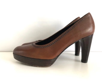 Vintage Shoes Women's 90's Stuart Weitzman, Platform, Heels, Leather (Size 5)