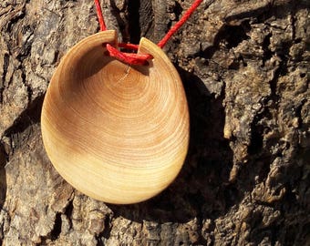Simple juniper necklace