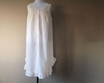 M / Vintage Nightgown Lingerie / Medium / FREE USA Shipping