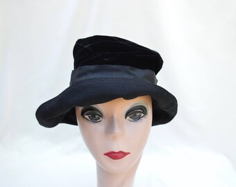 Vintage 1950's Black Velvet Women's Hat / Vintage Hat / Vintage Velvet Hat / Vintage Millinery