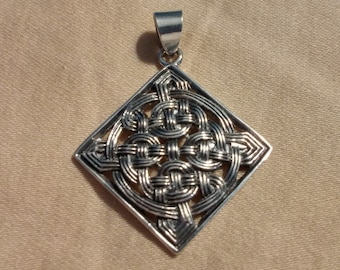 Sterling silver Irish Celtic Knot Weave Pendant