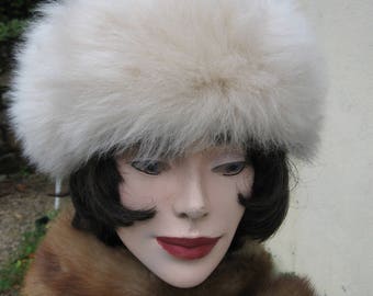 A Beautiful Vintage Cream Real Fur & Leather Hat ~ Made From Dyed Tuscan Lamb ~ Made In Italy