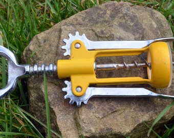Vintage Yellow double lever metal corkscrew bottle opener VGC, 17.5cm long