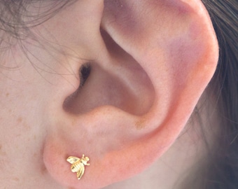14K Gold bee stud earrings - Dainty earrings - Gold stud earrings - Honey bee Earrings -Bee jewelry - Honey bee jewelry - Bumble bee Jewelry