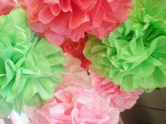 Items similar to 10 coral pink green tissue pom poms for birthday ...