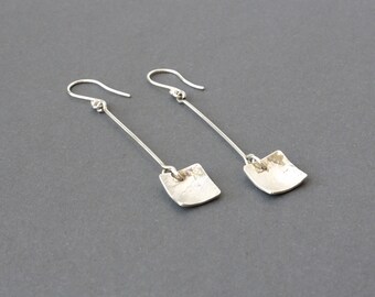 Silver earrings with a small on-lined square, Silver earrings with square, earrings made of silver with vibrating square