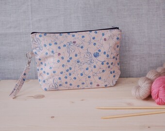 Small crochet project bag, sock bag, pencil case, notions bag, notions pouch, small zipper pouch, uk seller, make up bag, craft storage