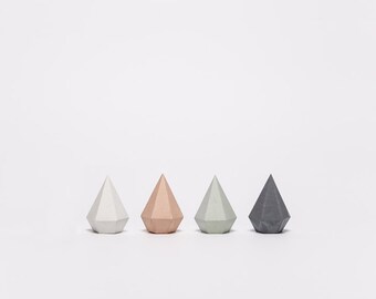 Set of four marble shine diamonds / concrete ring holder, concrete jewelry holder, Concrete diamond, concrete ring cone, jewelry display