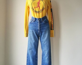 HOLD! (please don't purchase) Vintage Levi's high waisted jeans great color fade W26"