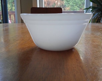 Vintage Small Federal Milk Glass Mixing Bowl