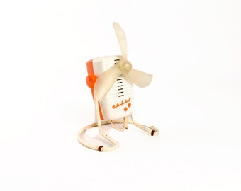 VIntage Electric Fan / Orange White Fan / Small Table Fan / Socialist Design / Desk Fan 60's 70s / Zefir Poland / Working