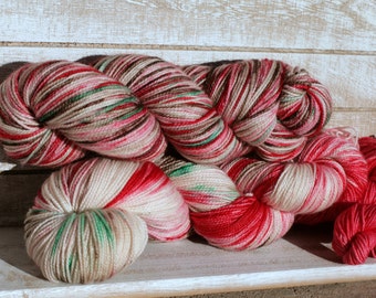 Christmas sock yarn with toes and heels, varigated Christmas yarn hand dyed, red and green yarn hand dyed, sock yarn with toes and heels