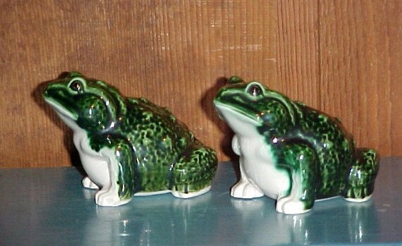 frog figurines for garden