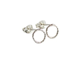 Silver Circle Earrings / Minimalist Studs / Diamond Cut / Everyday Jewellery / Geometric Studs / Dainty Post Earrings / Open Circle Studs