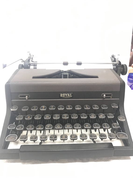Royal portable typewriter that Works