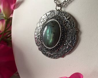 "Locket" - Labradorite necklace