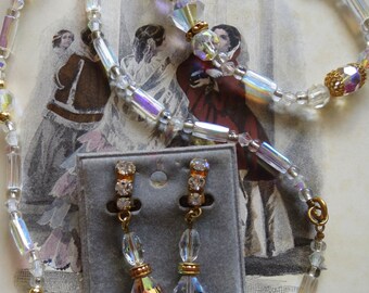 ALTES zur Hochzeit-Vintage-60-er Jahre-Ohrclips und Kette, Aurora Borealis, Schmuckset, für Schlossfest, Party, Theater, Nostalgie pur