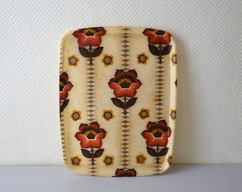 Vintage fiberglass serving Tray / 70s flower pattern